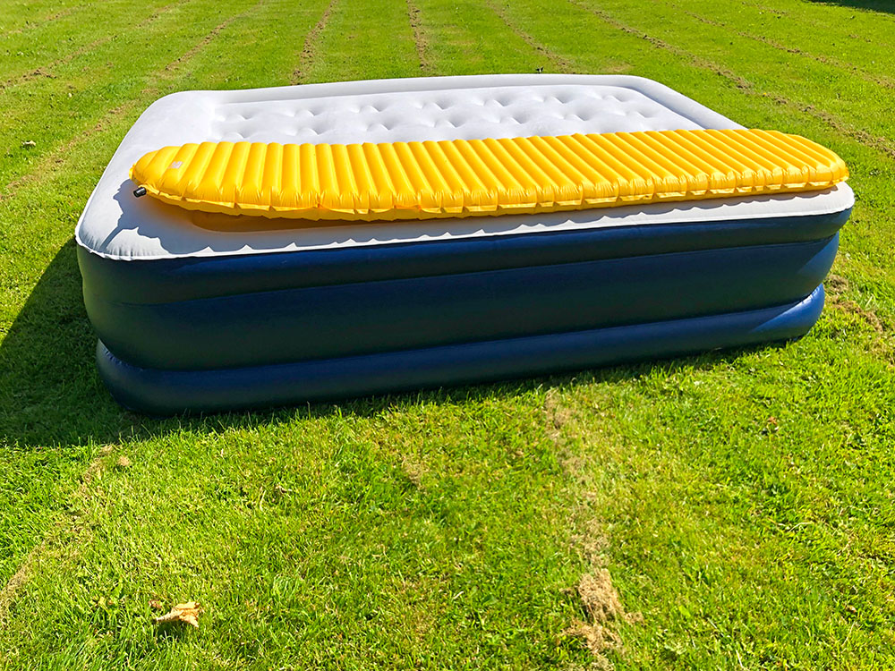 Size comparison - air bed to lightweight self-inflating mat
