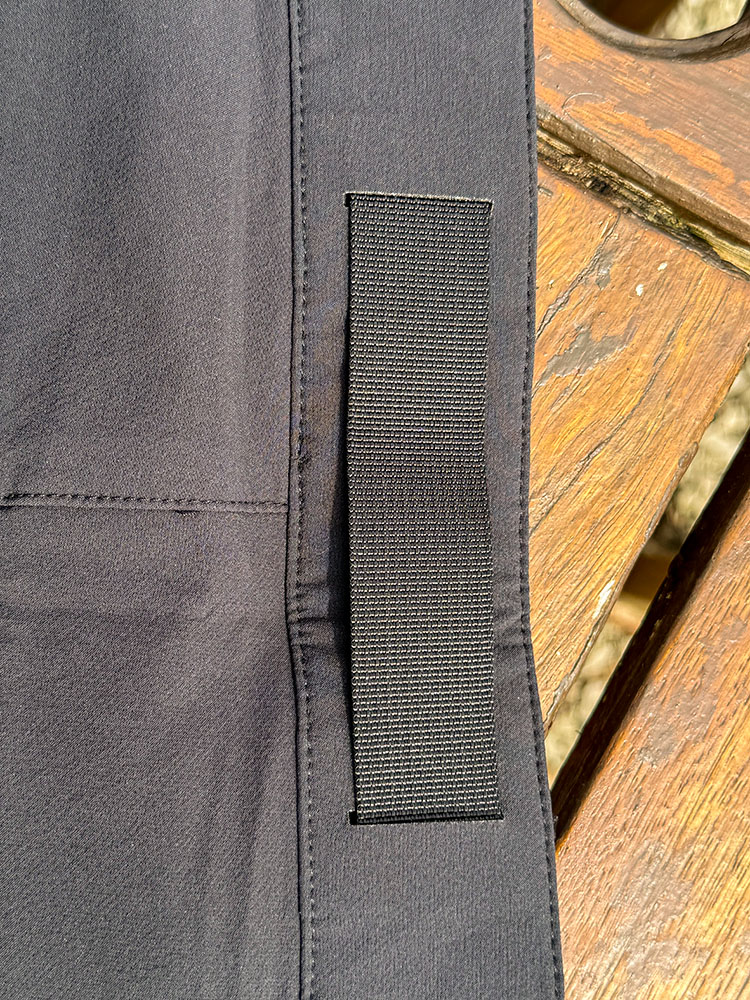 Hiking trousers with a built-in waistband - rear view