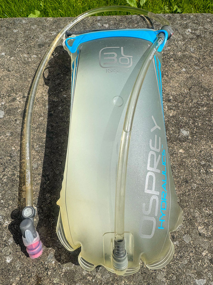 A 3-litre Osprey Hydraulics water reservoir