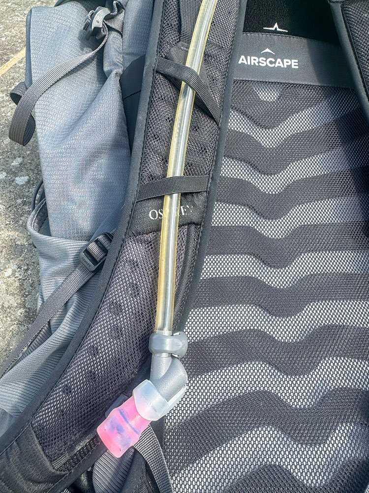 As the hydration tube and bike valve are attached to the shoulder strap of a rucksack, they are always there as a reminder to the hiker to drink
