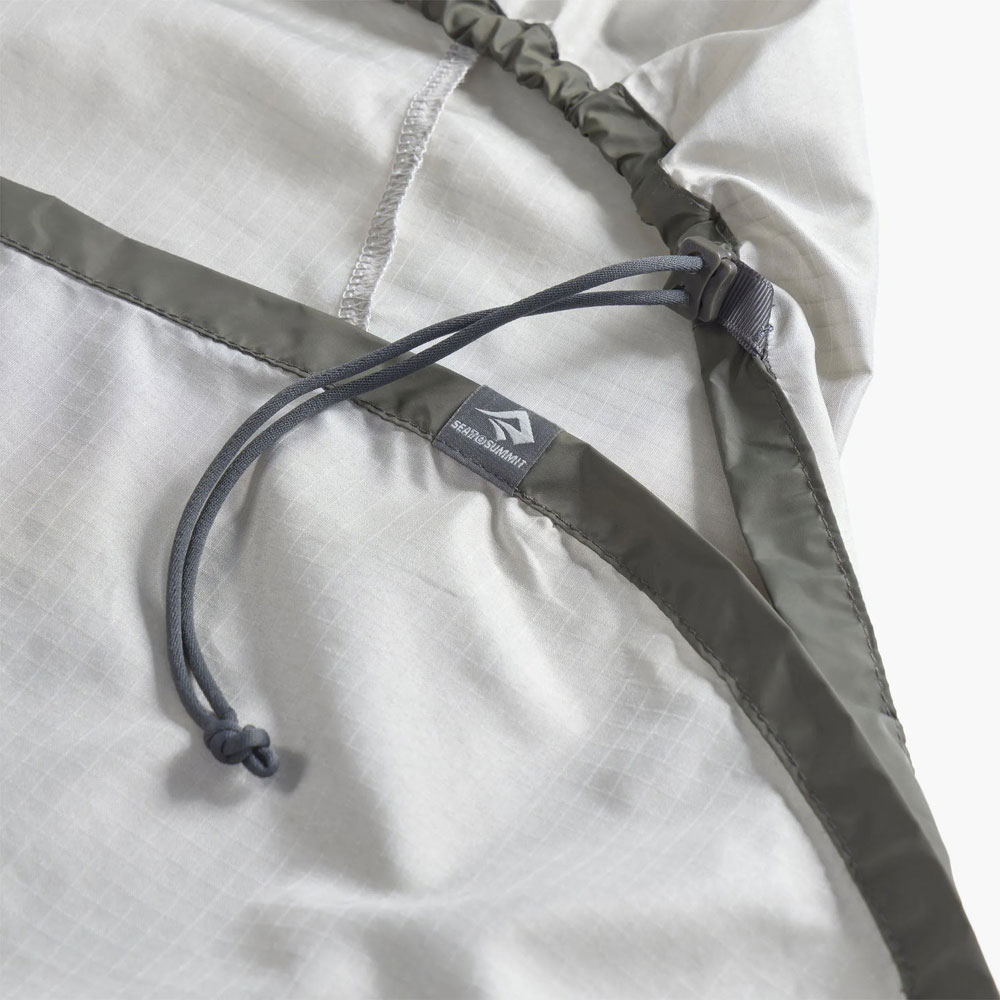 Sea to Summit Silk Blend Liner - drawstring and closure