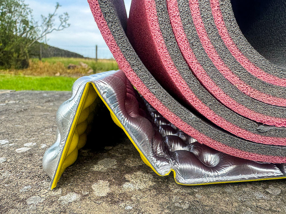 Closed-cell foam mats