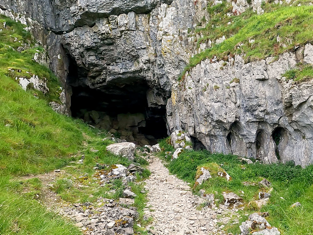 Entrance to Victoria Cave