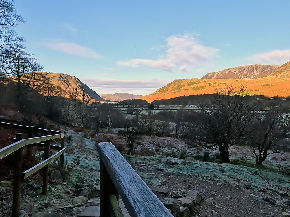 Mellbreak and Grasmoor from the bridge