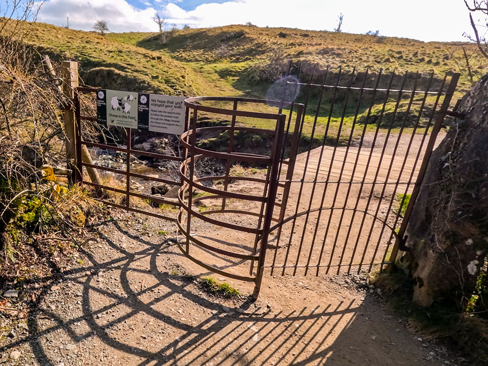 Pass through the metal kissing gate