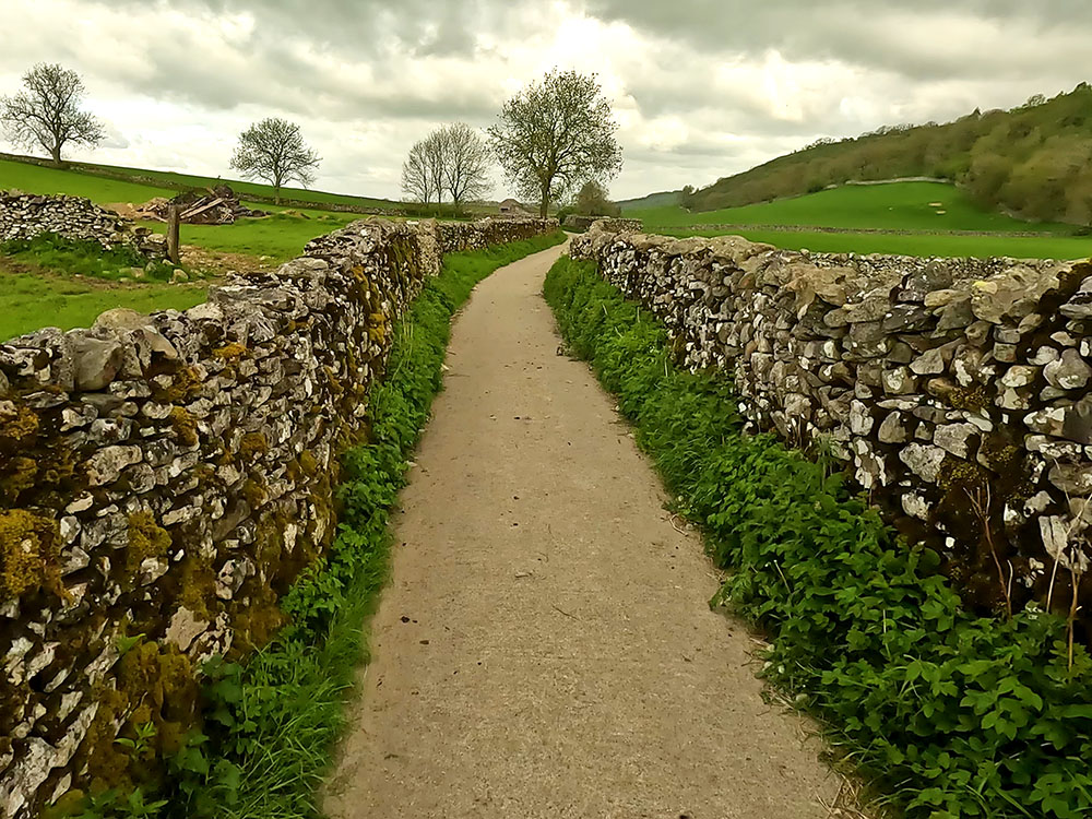 Heading along Hale Lane which forms part of the Pennine Bridleway between Feizor and Austwick