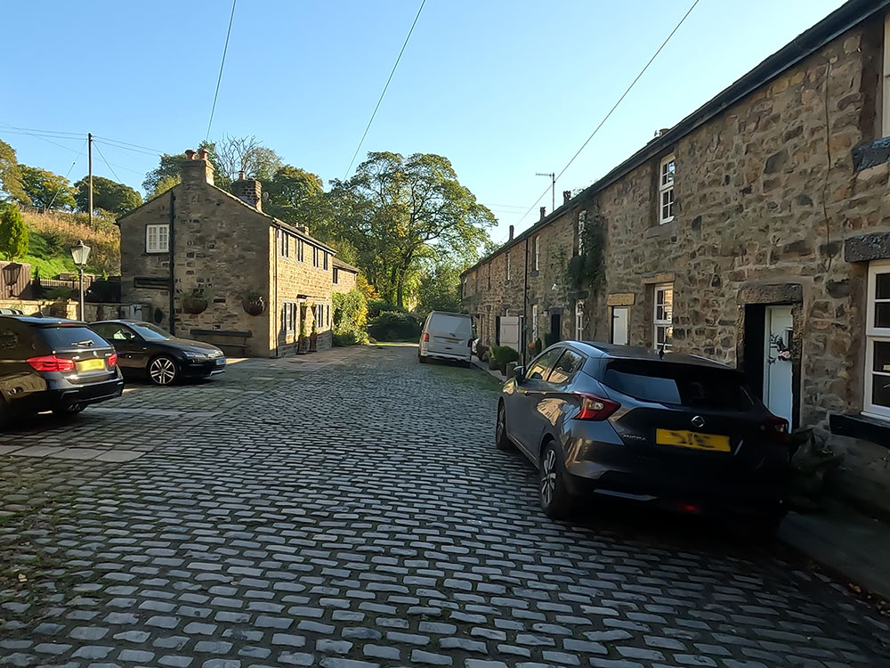 Weaver's cottages, now residential, at Narrowgates