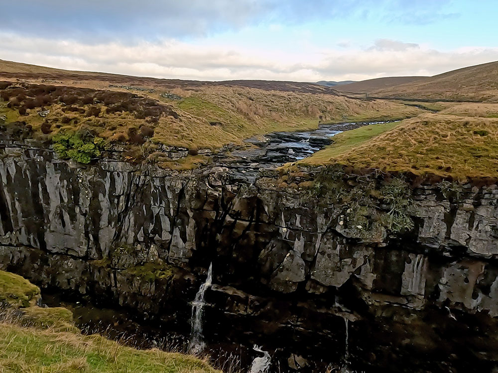 Hull Pot with waterfall