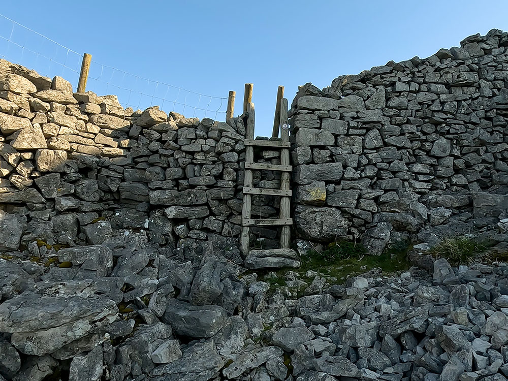 Looking back up at Beggar's Stile