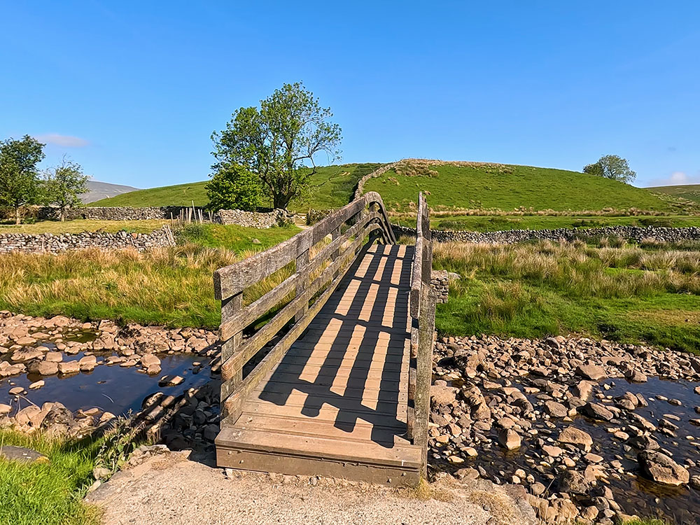 Wooden footbridge by Nether Lodge